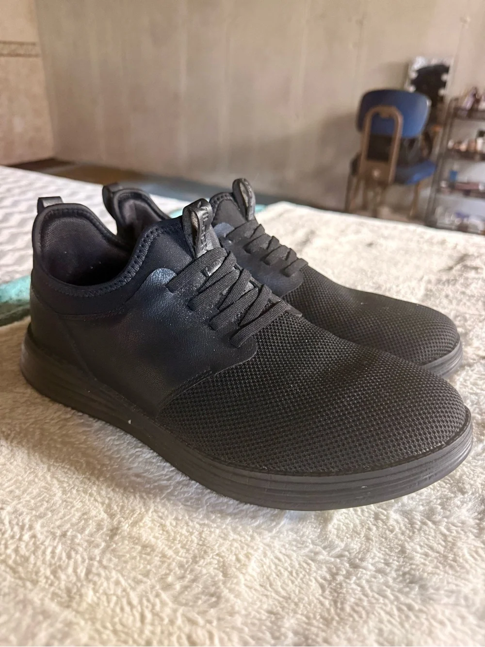 Men's Black Knit Casual Lace-Up Sneakers